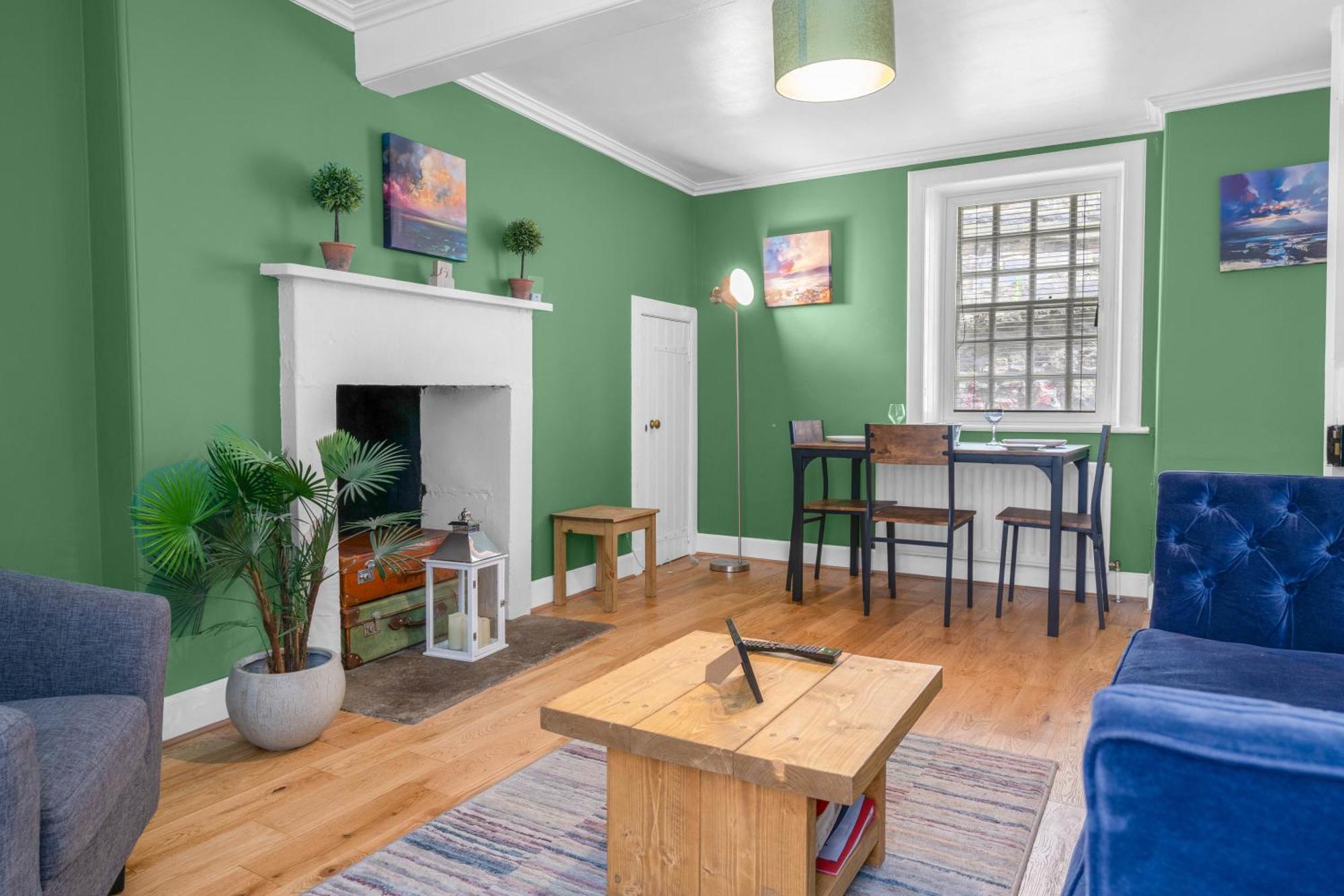 אדינבורו Charming Apartment In The Old Town מראה חיצוני תמונה