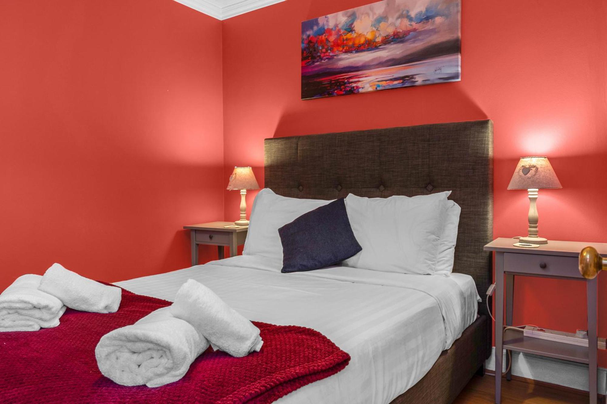 אדינבורו Charming Apartment In The Old Town מראה חיצוני תמונה