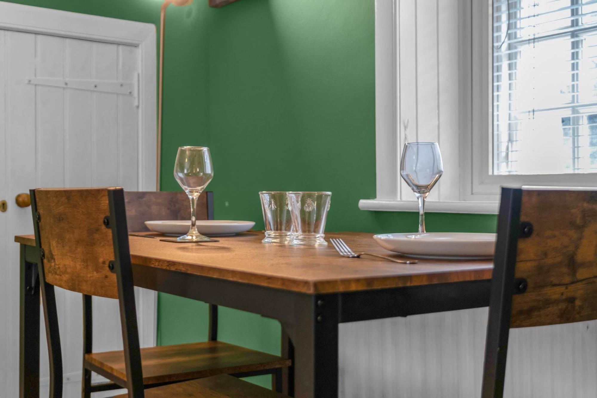 אדינבורו Charming Apartment In The Old Town מראה חיצוני תמונה