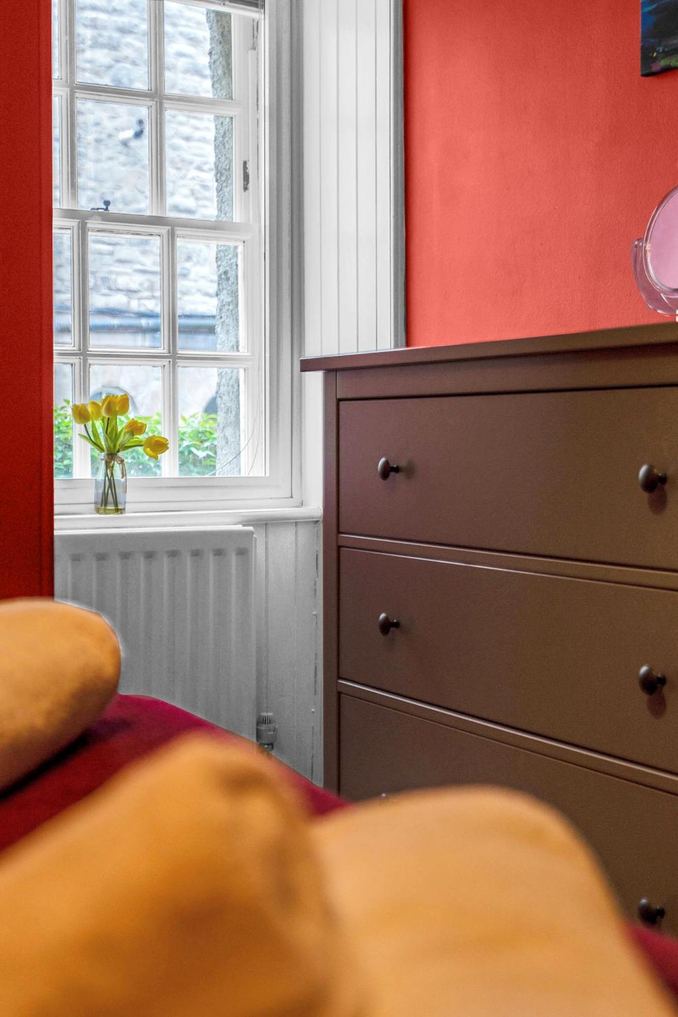 אדינבורו Charming Apartment In The Old Town מראה חיצוני תמונה