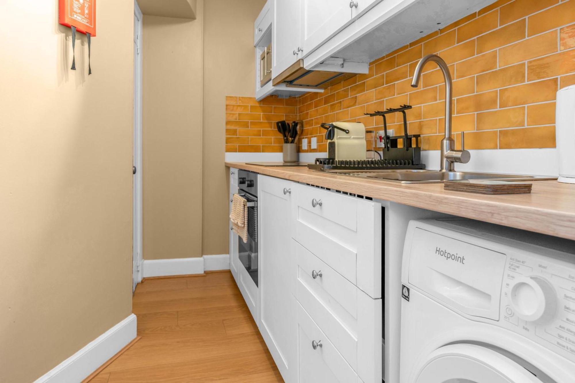 אדינבורו Charming Apartment In The Old Town מראה חיצוני תמונה